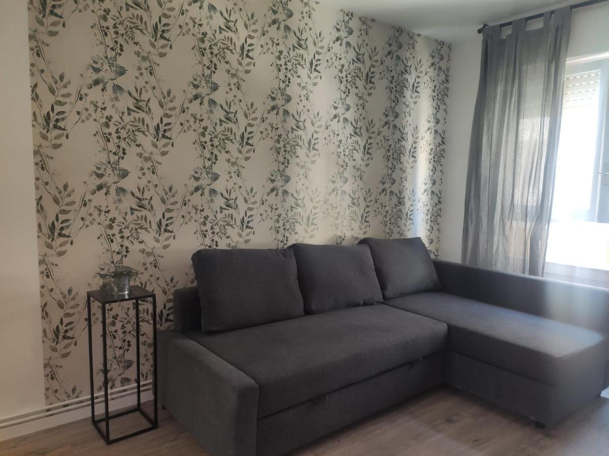 Apartamento Cameros Хака Екстер'єр фото